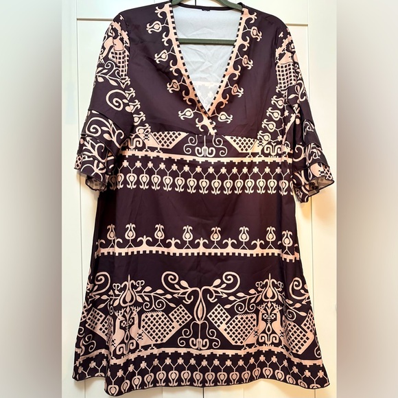 Printed Short Sleeve V Neck Dress Brown & Tan NEW! - Picture 1 of 4